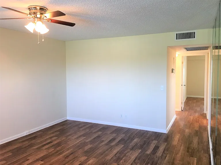 551 SW 135th Ave #405B — Photo 14
