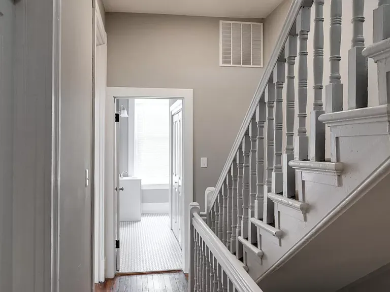 939 W Grace St — Photo 37