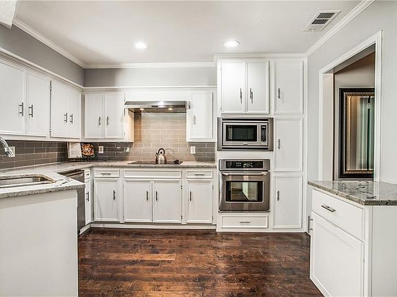 5th image of 624 Harvest Glen Dr