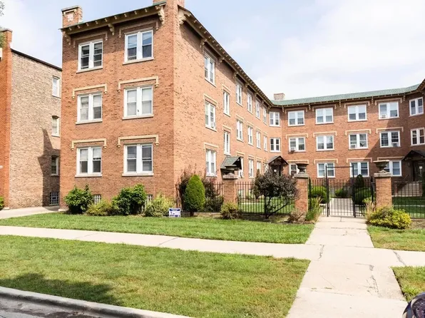 4822 W Hutchinson St APT 10A, Chicago, IL 60641