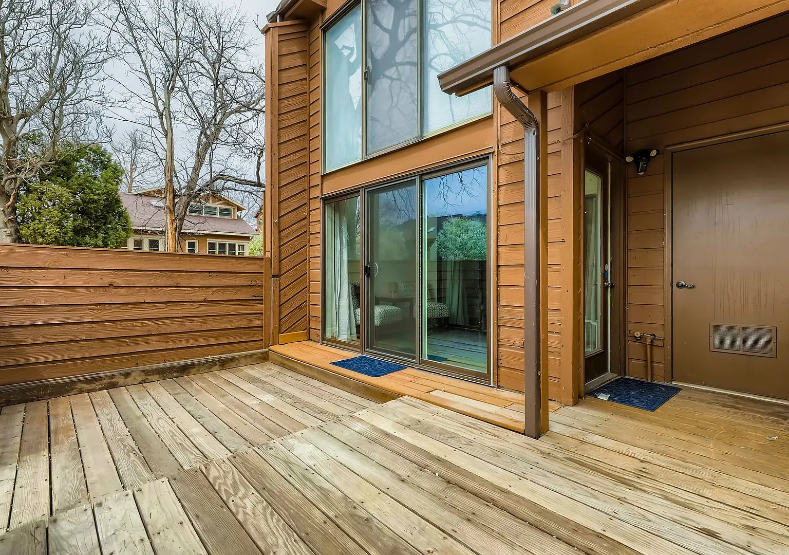 Spacious 3-Level Townhome w/ Private Primary Suite — Photo 4