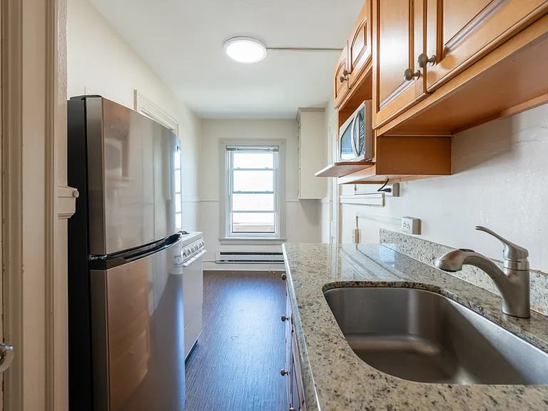 Davison Apartments — Photo 13