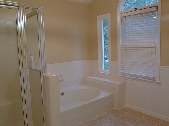 5th image of 4012 Keble Dr
