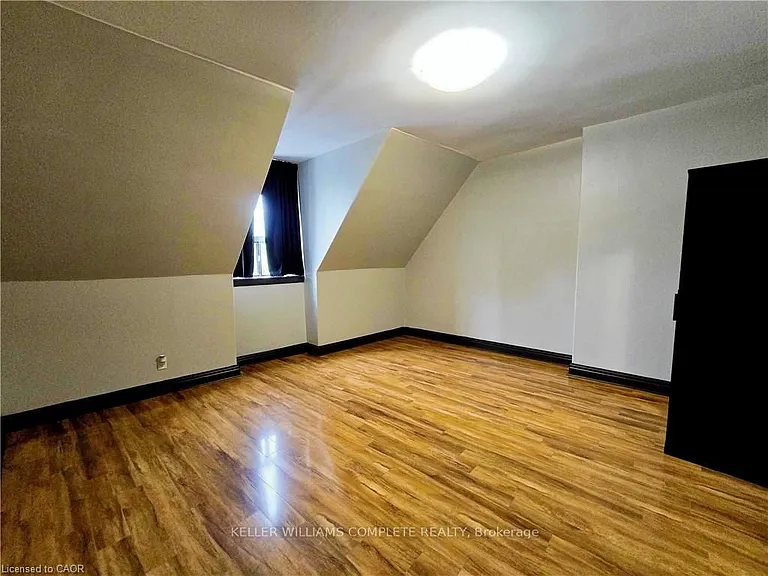 473 King St W #B — Photo 17