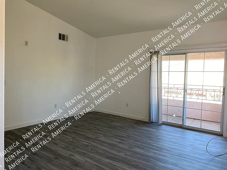 401 Amber Pine St #208 — Photo 3