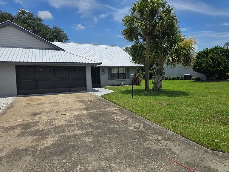 2511 N Orangewood St — Photo 1