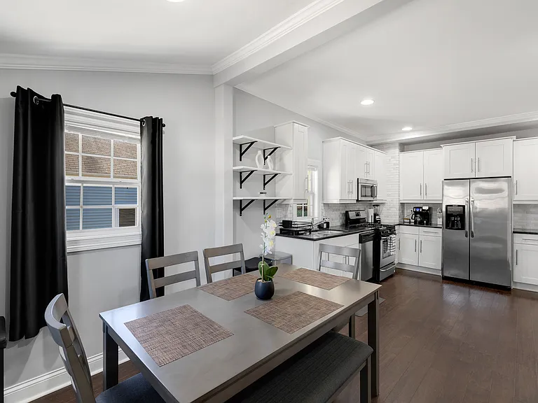 1513 Clinton Ave — Photo 11