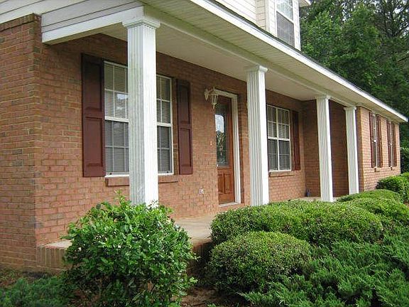 3rd image of 801 Eagle View Dr