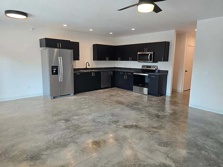 545 N Sheridan Ave #101 — Photo 1
