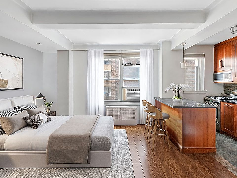 2nd image of 304 W 75th St APT 7-E