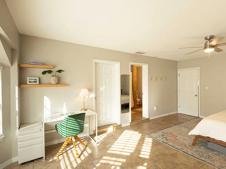 650 S Park Ave — Photo 24