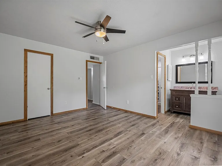 10122 Green Valley Ln — Photo 13
