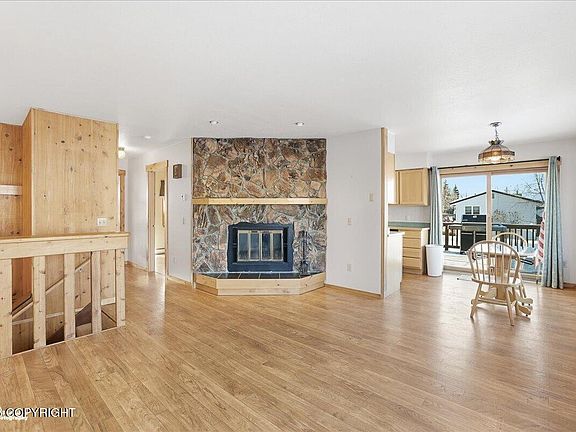 2nd image of 323 W Rockwell Ave