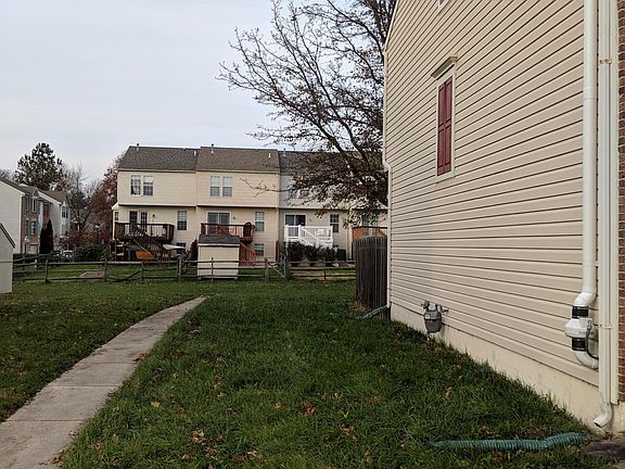 2nd image of 240 Jasmine Ln