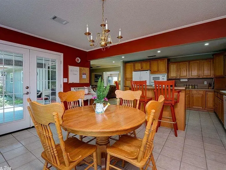 4 Castle Hill Ct — Photo 18