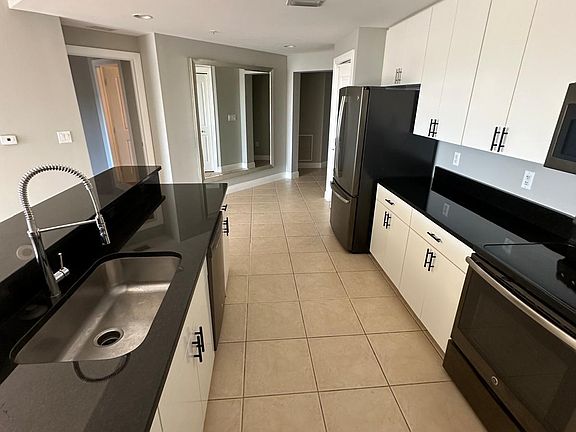 3rd image of 5781 Cape Harbour Dr