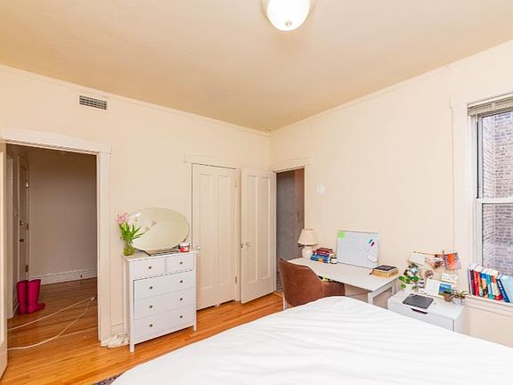 4th image of 3417 N Elaine Pl #3415-2