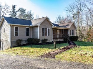 43 Willis Bluff Ln, Cumberland, VA 23040