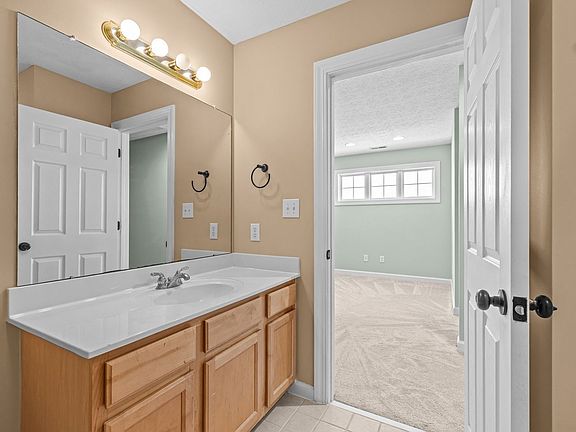 5th image of 212 Carefree Ln