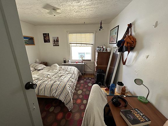 4th image of 4742 19th Ave NE