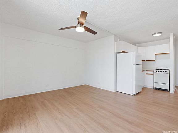 5th image of 2120 Fern St APT 302