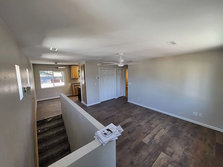 210 N Elden St — Photo 4