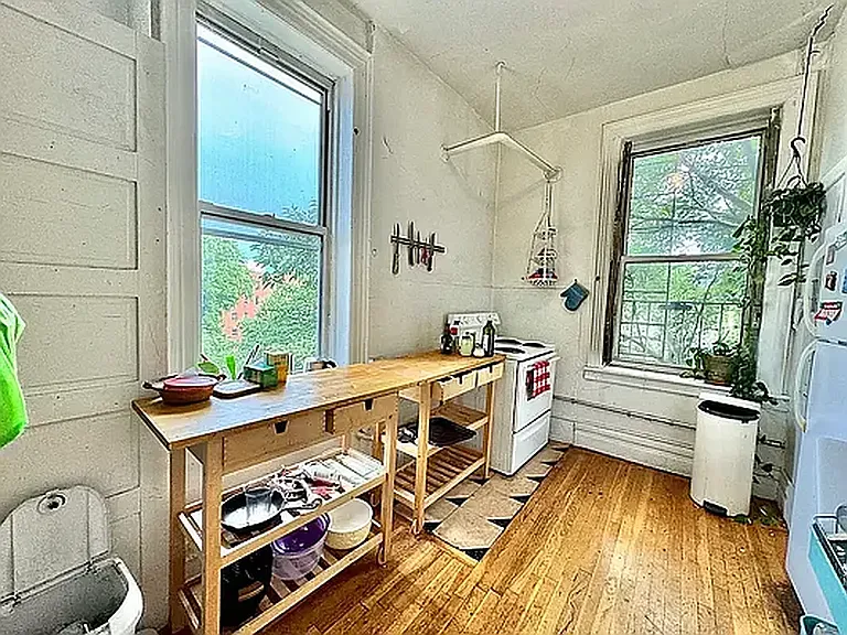 666 Park Pl #2R — Photo 29