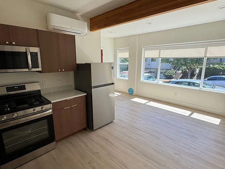 2809 SE Washington St — Photo 5