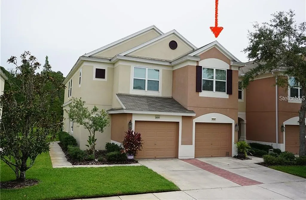3 bed, 2.5 bath, 1588 sqft, $2,100 — Photo 2