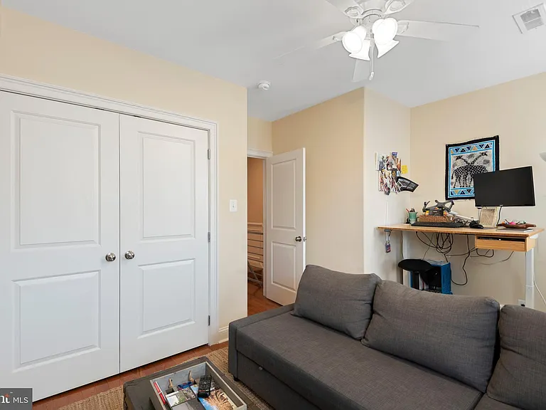 714 S Hicks St — Photo 26