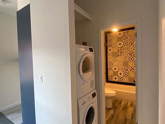 4th image of 419 8th St #3A