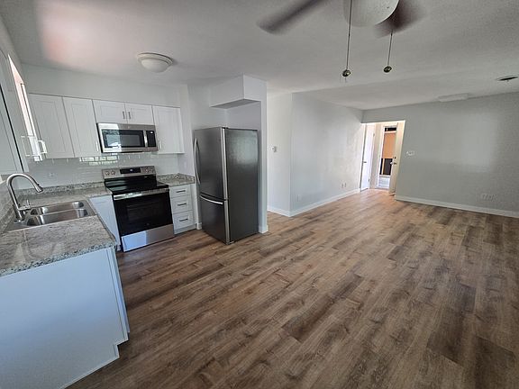 Fully remodeled kitchen with brand new appliances