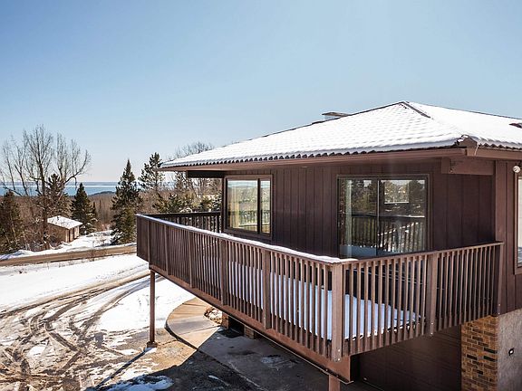 4th image of 3273 Strand Rd