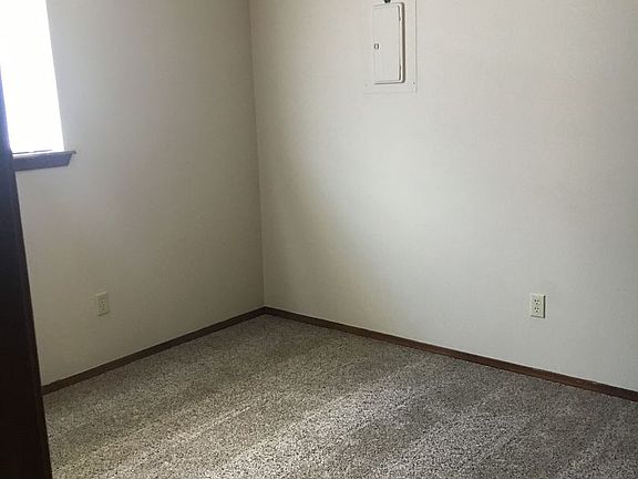 5th image of 2601 SW D Ave APT 2