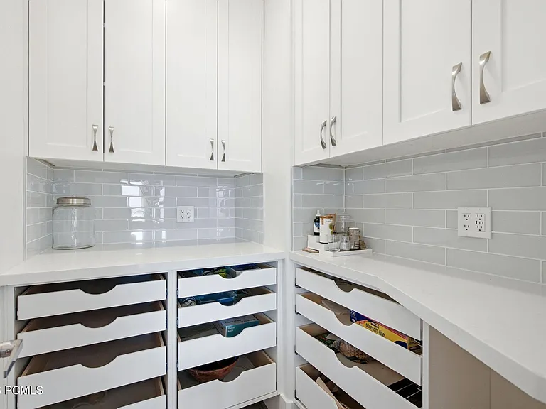 11293 N Shoreline Dr — Photo 19