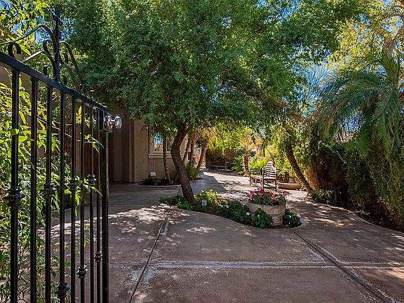 3rd image of 4597 W La Quinta Loop