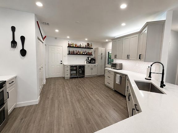 4th image of 4400 Hidden Harbour Terrace