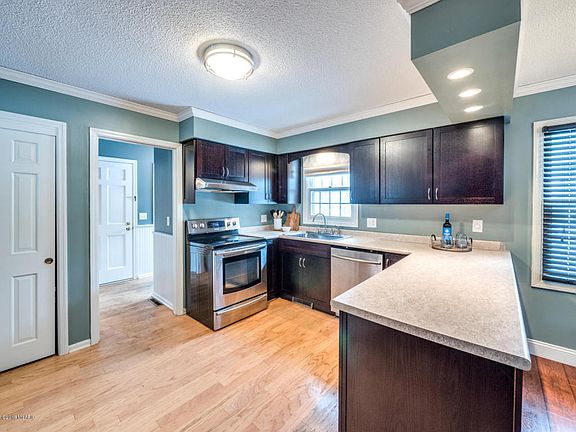 4th image of 432 S Moorland Dr