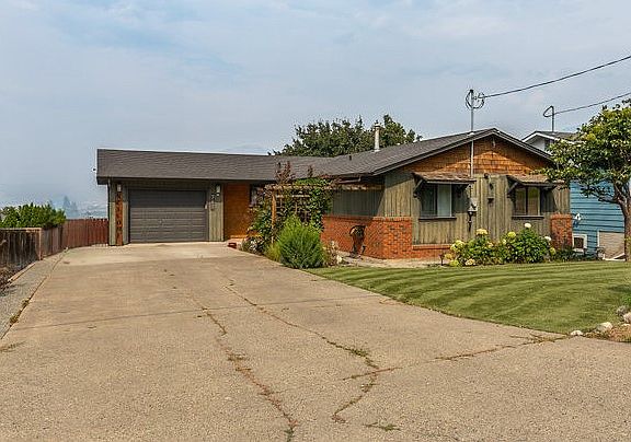 3rd image of 760 Arbutus St