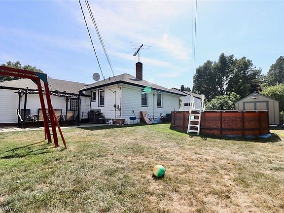 4th image of 31701 Royalview Dr