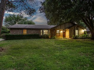 111 Oak Ridge Dr, Cleburne, TX 76031