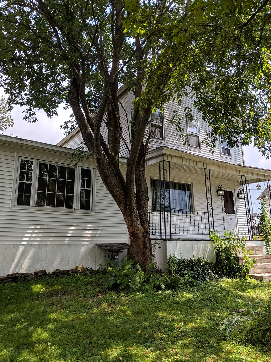 180 Terrace St photo 1
