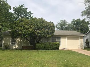 621 Livingston Dr, Hurst, TX 76053