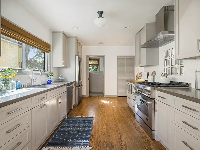 1169 S Sierra Bonita Ave — Photo 22