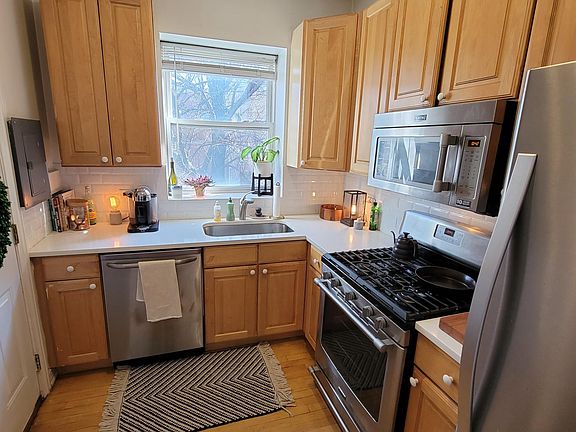 3rd image of 2433 N Geneva Ter APT 3