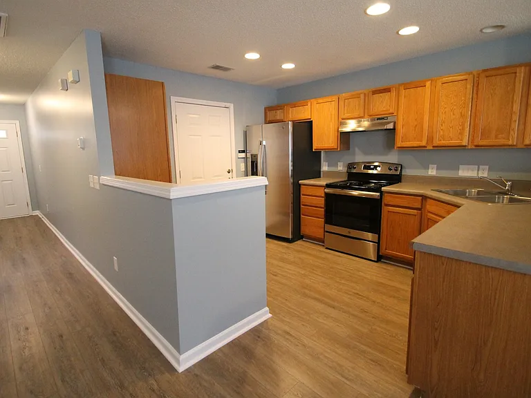 1364 Walnut Hill Dr — Photo 8