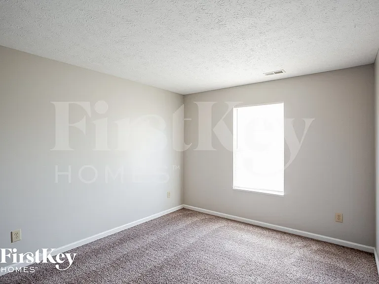 6802 N Denton Ct — Photo 11