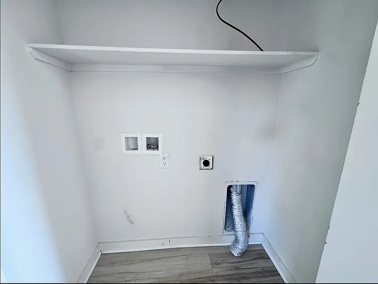 2105 Clark St #A — Photo 10