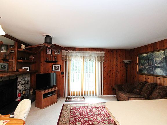 5th image of 74 Bogota St