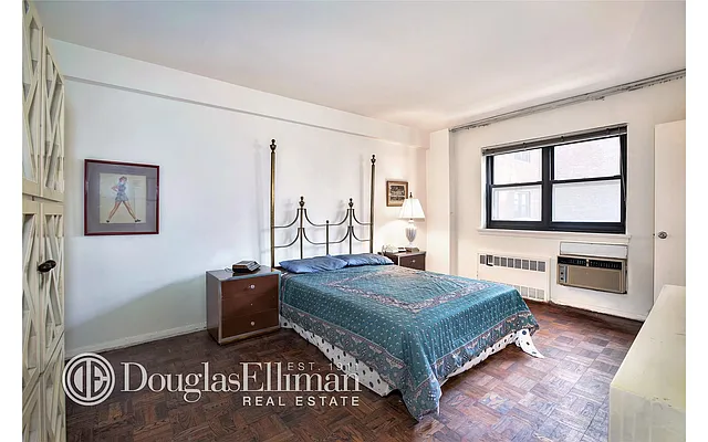 Sold by Douglas Elliman | media 18